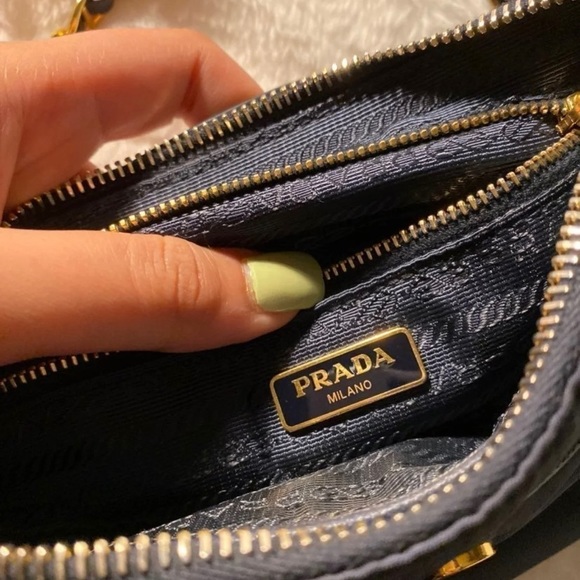 Authentic Prada Crossbody - Picture 4 of 7